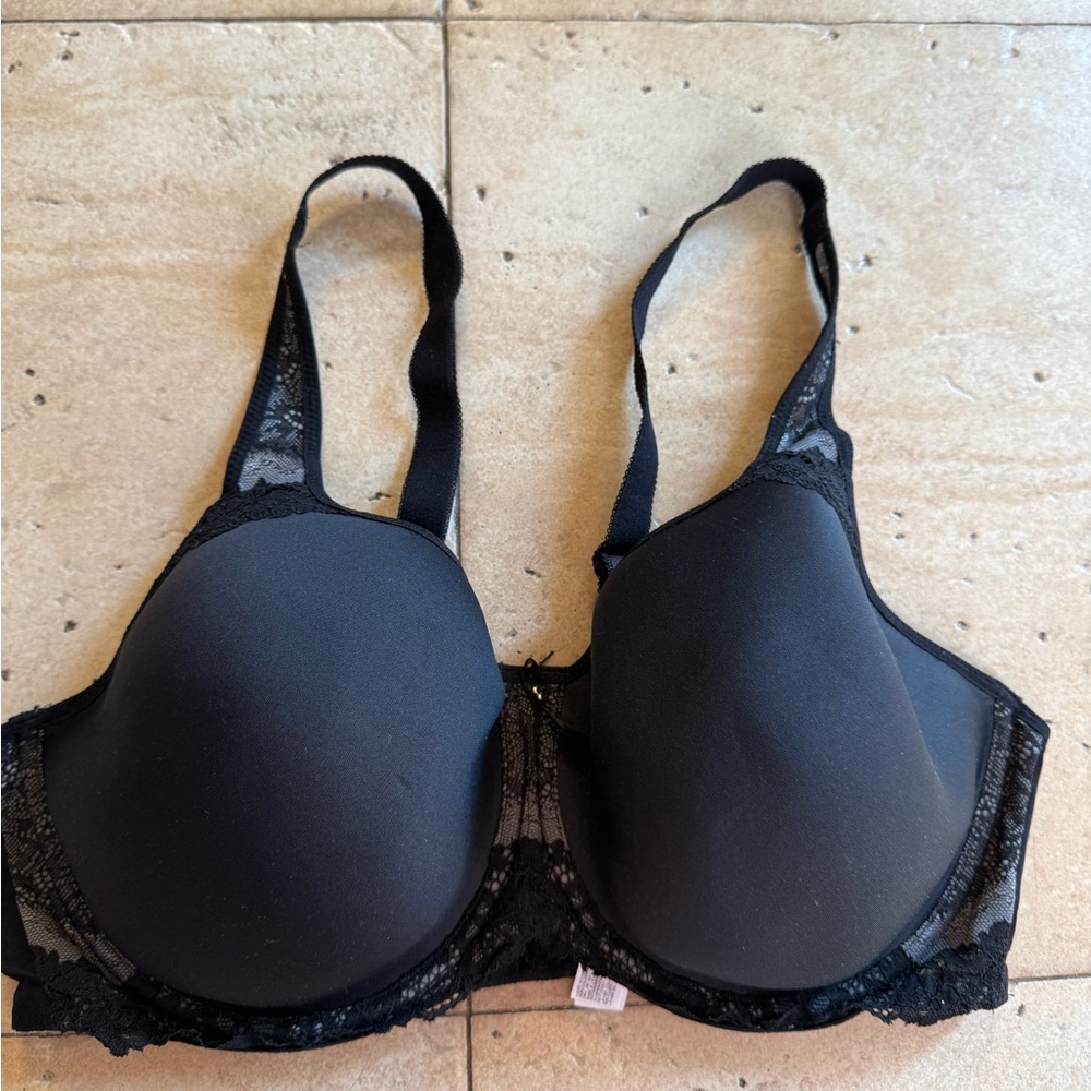 Wacoal Black T-Shirt Bra with Lace Trim